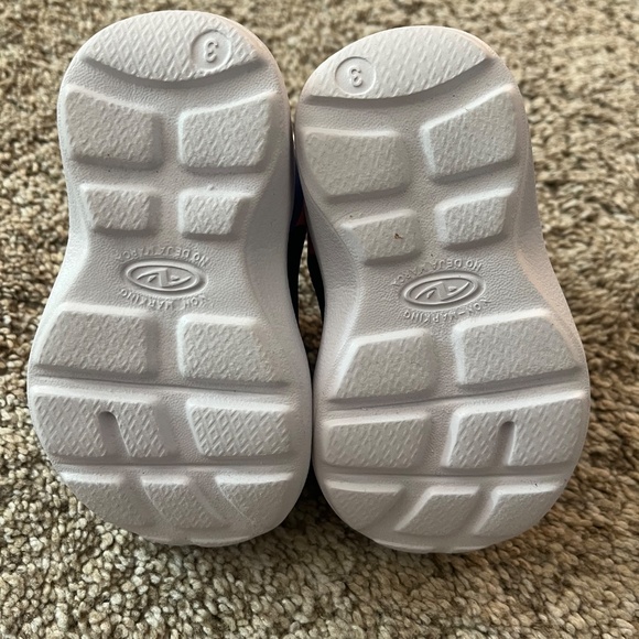 Baby Velcro Tennis Shoes - Picture 3 of 3